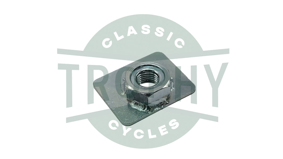 83-4086 - Triumph 650 750 Oil in Frame Engine Head Steady Captive Nut 1971-83 F14086