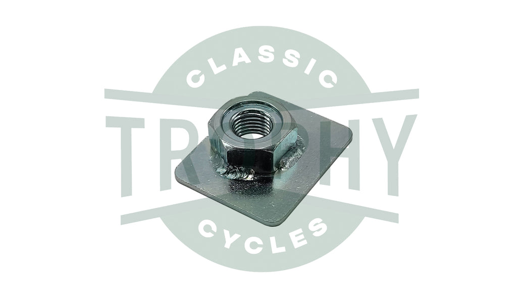 83-4086 - Triumph 650 750 Oil in Frame Engine Head Steady Captive Nut 1971-83 F14086