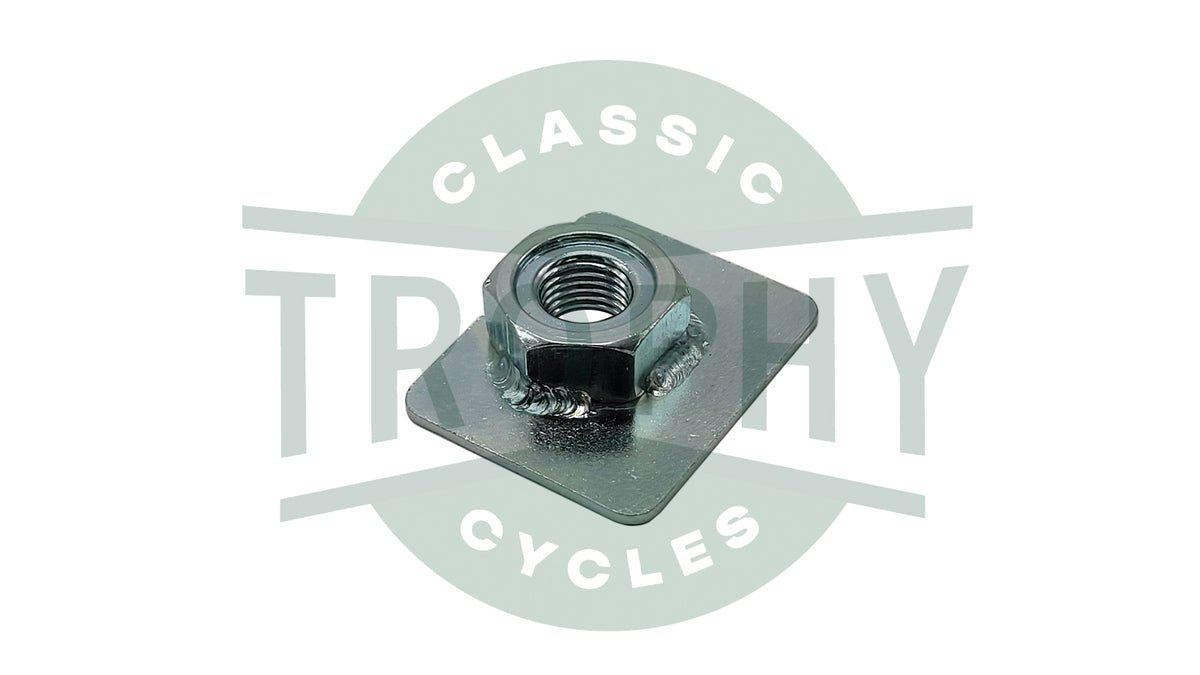 83-4086 - Triumph 650 750 Oil in Frame Engine Head Steady Captive Nut 1971-83 F14086